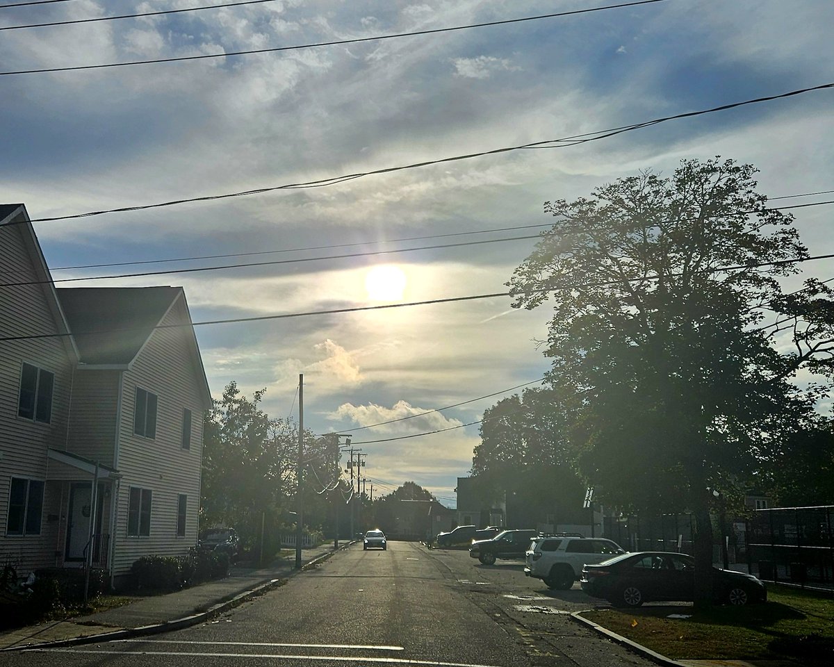 GerryHaas's tweet photo. Yay! After 5 days of rain, the sun has reappeared in Abington! @VickiGrafWX @ShiriSpear @CatherineNews https://t.co/R5q6RnrnD4