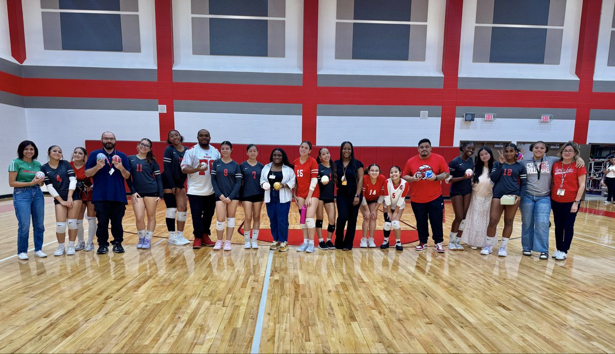 CyLakesVball's tweet photo. Teacher appreciation night! Celebrating the teachers who make a difference on and off the court! Thank you for all you do for our Lakes family! 🩶❤️
#TeacherAppreciationNight #Lakes300 #spartanvolleyball https://t.co/yzVsaac29K
