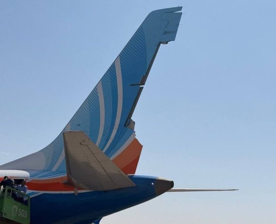 mlgill90's tweet photo. Retired Navy pilot Matthew “Whiz” Buckley revealed today that the hijacked flydubai flight exceeded its maximum operating speed by a staggering 100 knots while plunging 20,000 feet in just 30 seconds.
But just how extreme is that?
An additional 100 knots is approximately 185 km/h (115 mph). According to Buckley’s account, the Boeing 737 MAX 8 was flying that much faster than its maximum operating speed.
The Danger: Commercial jets are built tough, but they have operating limits. Exceeding those limits can increase the risk of structural damage and flutter - dangerous aerodynamic vibrations that can potentially cause catastrophic failure.
The Miracle: If these reported figures are accurate, surviving such a rapid descent and recovering safely is extraordinary.
The fact that the passengers and crew reportedly managed to subdue the attacker, allowing the pilots to recover from the dive, is an absolute miracle
(Amir Tsarfati on Telegram)