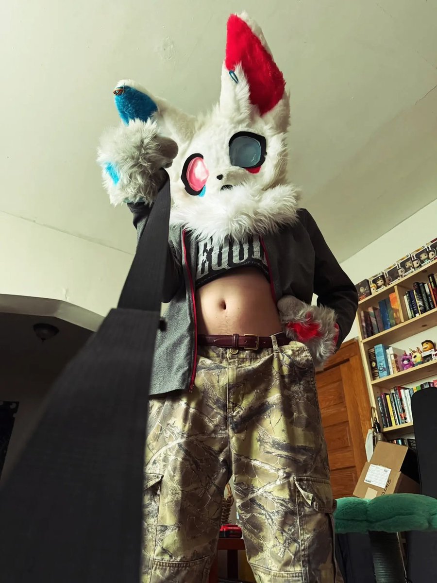 Thatunknownfem's tweet photo. Bark for me puppy. 
#murrsuiter #murrsuit https://t.co/OiGj6aBHRZ