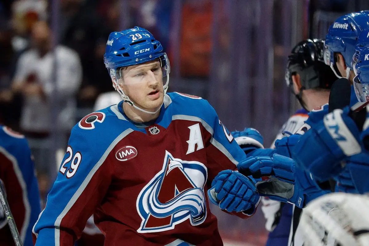 BardownVision's tweet photo. NHL Plays (9/30) 🏒🍀
—
Kirill Marchenko 3+ shots (-115) 1u
Penguins / Flyers 1P under 1.5 (+100)
Avalanche 3-Way (-125) 1u https://t.co/w6oJwhNEZn