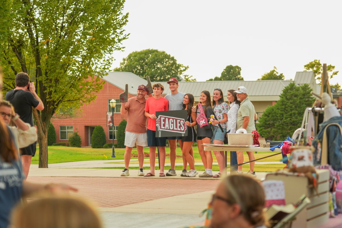 okchristian's tweet photo. Nothing beats having our OC families on campus! 🦅
We loved having you here and hope you enjoyed your time with your student.
Thanks for joining us for Family Weekend. ❤️
More pictures: https://t.co/mdoh0aYciJ
.
.
#EagleFamily #FamilyWeekend #OCCampus #OKC https://t.co/IH1eJVVhl7