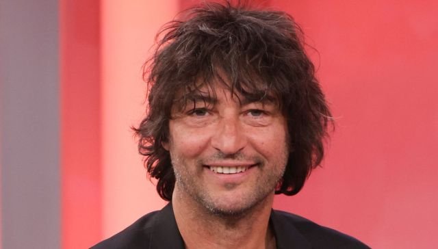 lamustars's tweet photo. Simone manca!! Manca quello che avevi portato: La tua simpatia,le risate che ci hai fatto fare. Manca l'Autenticità che raramente si vede. Era una gioia collegarsi e vederti lì in tutta la tua arte geniale✨Era bello ascoltarti. Era bello sapere che Finalmente in tanta finzione. Ci fossi tu di "Reale". Ho sperato di rivederti in casa e solo ora riesco a scrivere qualcosa in più. Siamo circondati da Ipocrisia,da regole non uguali per tutti,ormai.
 Sono certa di rivederti altrove,in tutta la tua Meravigliosa arte. Sei un talento Incredibile Simo❤️
#gfvip #Simoneannichiarico