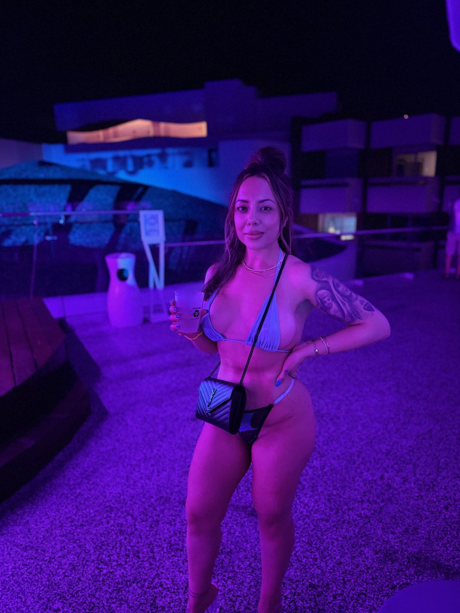 HisHotwife93's tweet photo. Hello loves โจ Rate my @TemptationRs outfit for chrome night! Do prefer skirt on or off? ๐
#Hotwife #Cuckold #QOS #LatinaWifey #AmateurHotwife #BBC #BBCSlut #QOSBrand #UtahSlut #HotWifelife #CuckLife #RealHotWife #SLCSlut #Swingers https://t.co/XZTNn4utoL