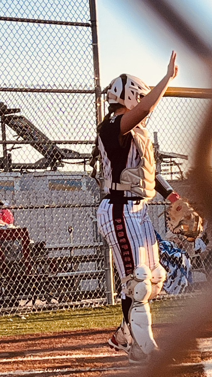 TaylorReyc48489's tweet photo. Nothing beats softball and nice weather😍#IndianaFallState #USSSA #IndianaProspects https://t.co/FjCdSFeQWU
