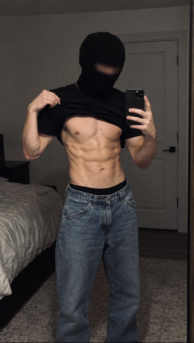 AnonCollegeFit's tweet photo. Mirror pic https://t.co/m1PeaQMcp0