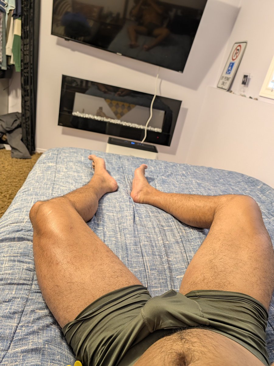 hotjackjones1's tweet photo. Loving my relaxing time โบ๏ธ
#relaxing #working #gay #longday #tired #gayman #sexy https://t.co/ajGuvJjZLH