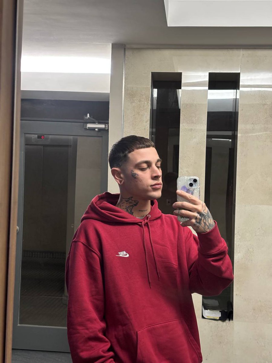 LeviJerker's tweet photo. Just enough to keep you wondering… 😏🔥 https://t.co/Ynx8OdGIo0
