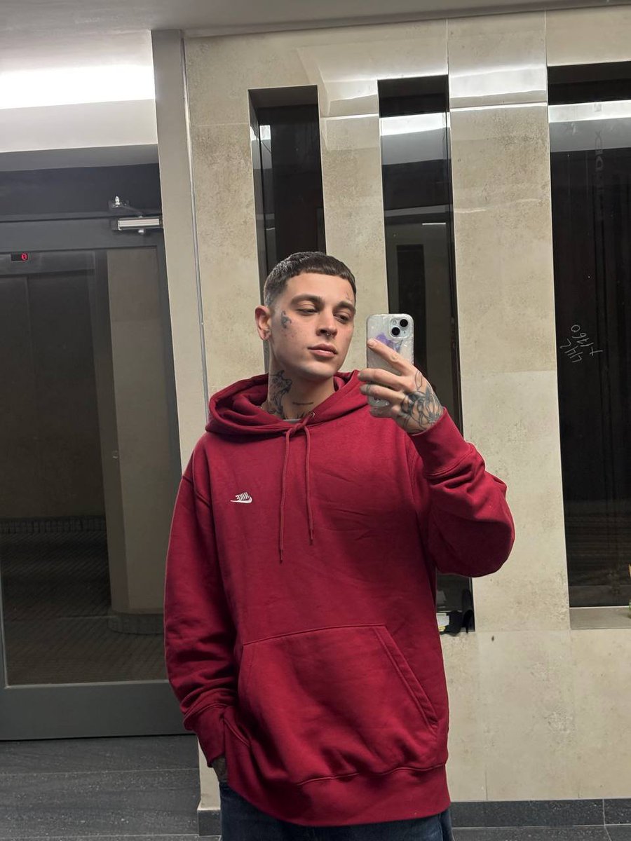 LeviJerker's tweet photo. Just enough to keep you wondering… 😏🔥 https://t.co/Ynx8OdGIo0