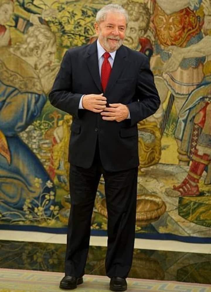 CostaJr2023's tweet photo. Luiz Inácio Lula da Silva reeleito com mais de 51% dos votos válidos no 1° turno! Bora Lula!!! ⭐️🇧🇷🇧🇷🇧🇷🇧🇷 https://t.co/FOXYTFOLZP