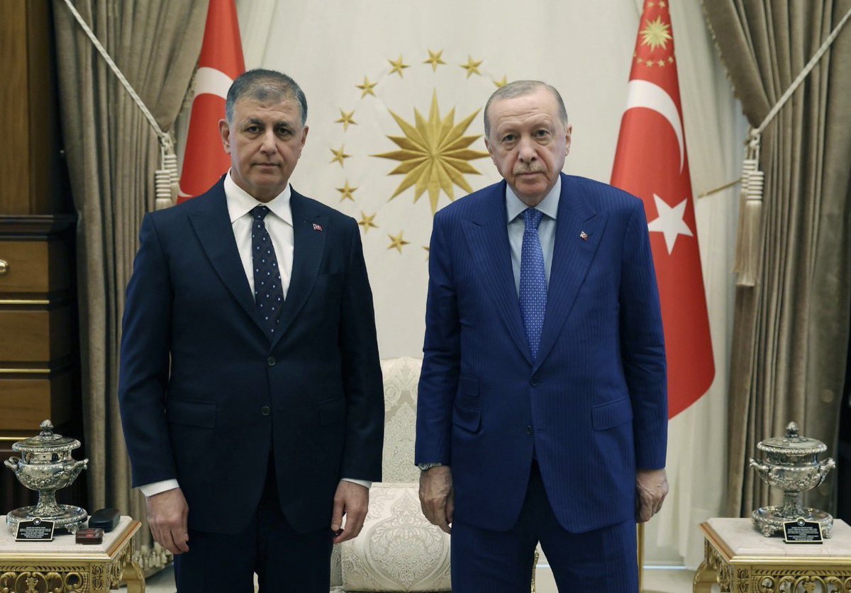 Esmaifti63's tweet photo. ❗️SONDAKİKA 

“Cumhurbaşkanı Recep Tayyip Erdoğan, İzmir Büyükşehir Belediye Başkanı Cemil Tugay'ı kabul etti..!

Doğru Adres Tabiki Ak Parti

@RTErdogan https://t.co/sTfD4jMqLb