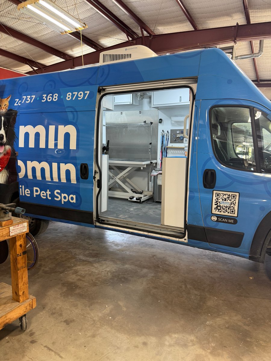 Glynnfleet's tweet photo. This van is an entire dog-grooming business.

Tub.
Water.
Power.
Storage.
Room to work.

The customer did not need transportation.

They needed a shop that moves. https://t.co/4Cr6wqLMDT