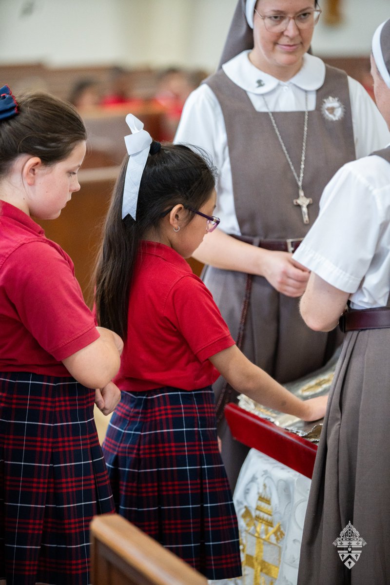 htdiocese's tweet photo. A historical moment in our diocese! The traveling first-class relic of St. John Paul II came to our diocese Sept 18-21.
#htdiocese #stjpii #relic #firstclassrelic #catholic #houmathibodaux @motheradela #sctjm @sctjm_servants #catholiceducation https://t.co/7cnoePrIKT