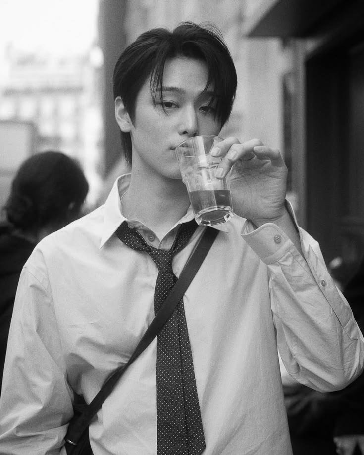 calikyucat's tweet photo. "juyeon hyung's personal color must be paris" 

yes indeed eric https://t.co/OAV2o4PPYX