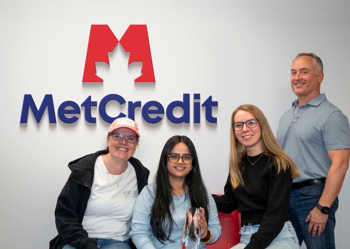 MetCredit's tweet photo. Congratulations to our Telus support team 2 for winning an Administration Excellence award from the Telus Agency Summit Conference! Cathy, Rakshanda, Alla and Greg, all have vital roles in supporting Telus.

#tasconference #trophies @telus https://t.co/iHUUWkInmY