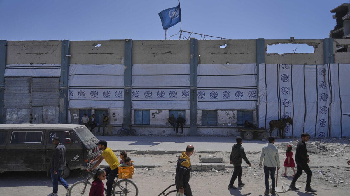 RFI's tweet photo. Gaza: l’Unrwa a secrètement transféré ses archives en Jordanie pour préserver la mémoire des réfugiés
➡️ https://t.co/EVQGN1wtIC https://t.co/4VkK2SDKbH