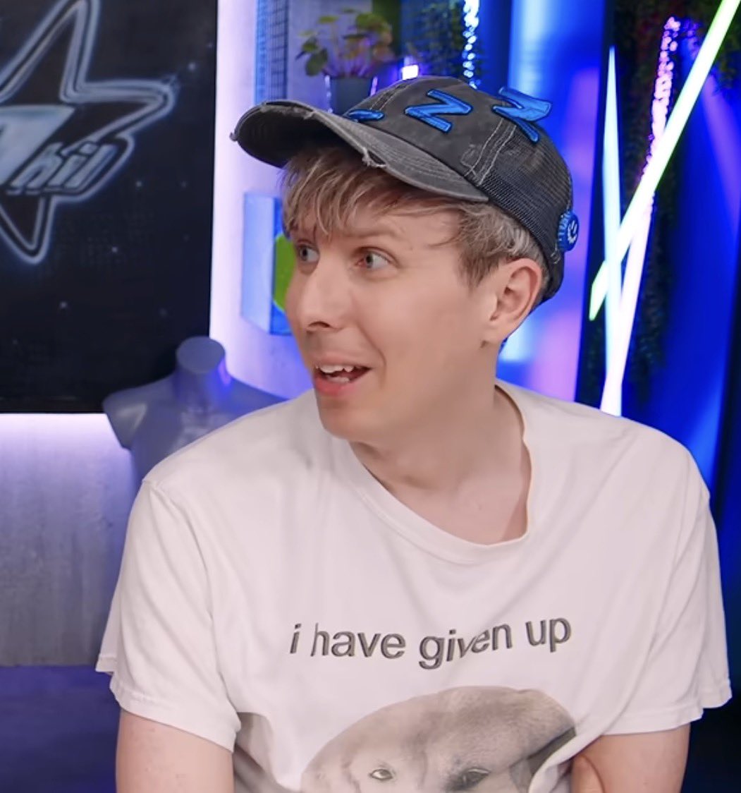 theamazingphil's tweet photo. another shirt has been inducted into the amazingphil hall of fame https://t.co/kV5kvI50Us