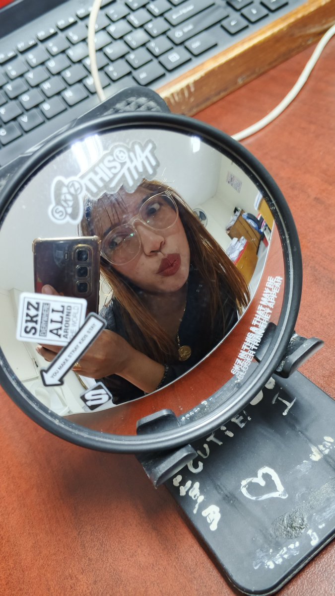 pharrellphan's tweet photo. I still dk where to put my this&amp;that mirror 🤡☠️ https://t.co/j234fynShc