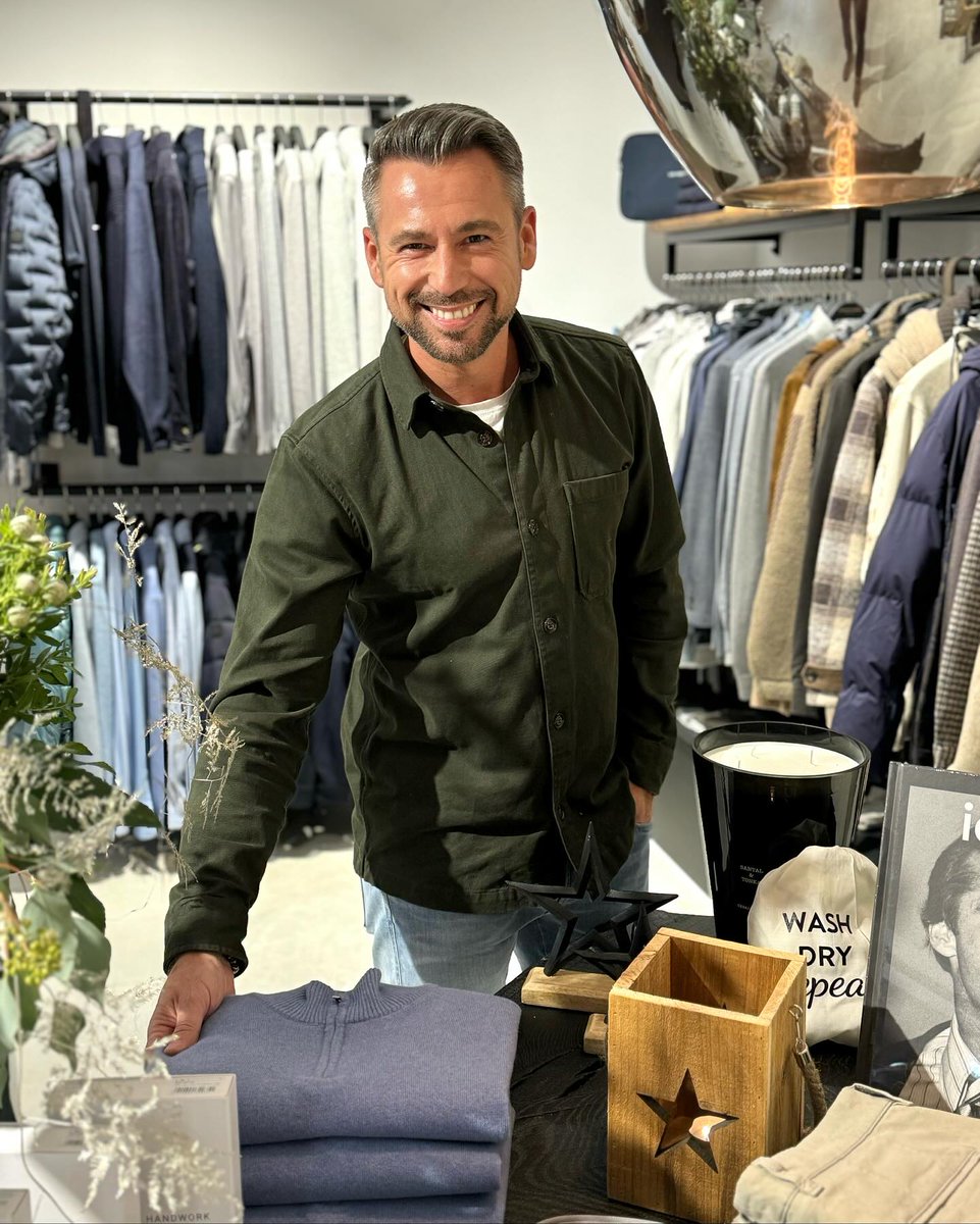 elenamull4ce's tweet photo. Hier schon einmal erste Bilder von unserem Shopping-Erlebnis bei BARISTA &amp; UOMO in Dorsten - ein superschöner Concept-Store mit einladendem Ambiente, leckerem Kaffee, hochwertiger Männermode und einem tollen Team. Ein herzliches Dankeschön an https://t.co/5UBPSGQ3w3