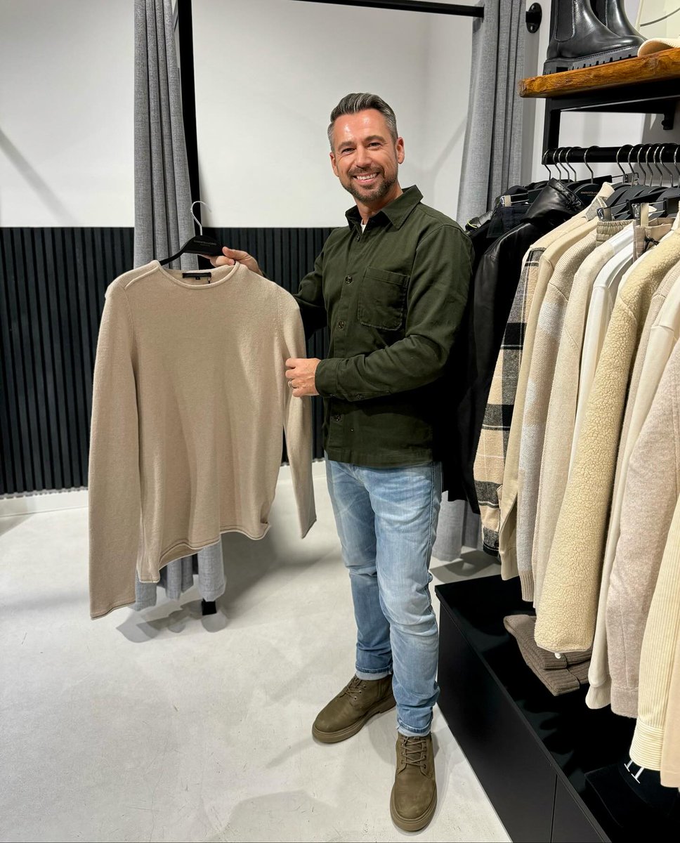 elenamull4ce's tweet photo. Hier schon einmal erste Bilder von unserem Shopping-Erlebnis bei BARISTA &amp; UOMO in Dorsten - ein superschöner Concept-Store mit einladendem Ambiente, leckerem Kaffee, hochwertiger Männermode und einem tollen Team. Ein herzliches Dankeschön an https://t.co/5UBPSGQ3w3