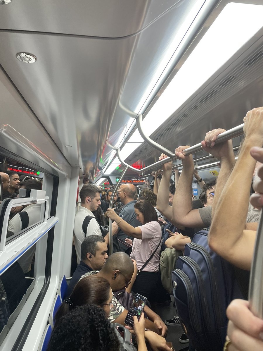 alvarinski_'s tweet photo. Linha 17 parada por excesso de peso @tvglobo @siga_record @Metropoles #sptv #sp2
Parabéns @tarcisiogdf, excelente trabalho https://t.co/vakwhozt7J