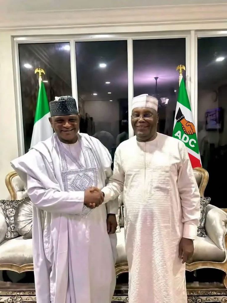 Abdulrahma14382's tweet photo. It is being said that Hamza Al-Mustapha, the former Chief Security Officer to the late Head of State, General Sani Abacha, has met with Alhaji Atiku Abubakar.

Without a doubt, if Hamza Al-Mustapha steps down from his presidential ambition and joins forces with Atiku to form a government, it would be a formidable combination.

Hamza Al-Mustapha would be suitable for the position of Special Adviser to the President on Security or even Minister of Defence.

Imagine Atiku as President, with Hamza Al-Mustapha serving as his security adviser. By the grace of God, the terrorists would be forced to flee Nigeria.