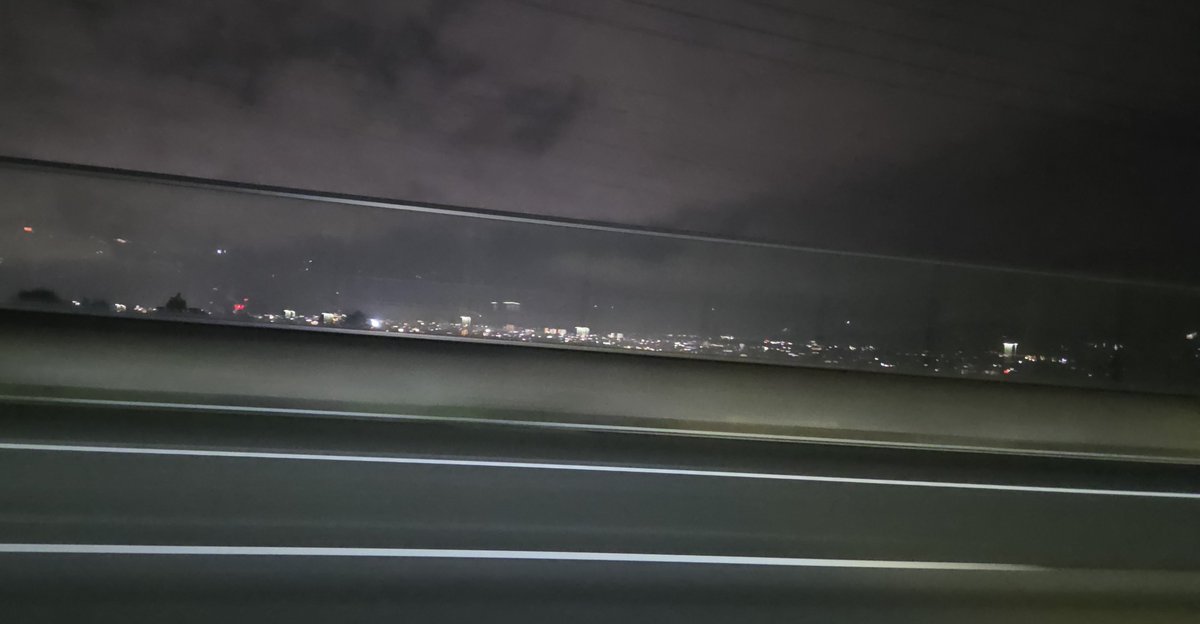 rk590215's tweet photo. この前出掛けたとき、高速からチラッと夜景見えたけど綺麗に撮れなかった https://t.co/W3qYkaSQPn