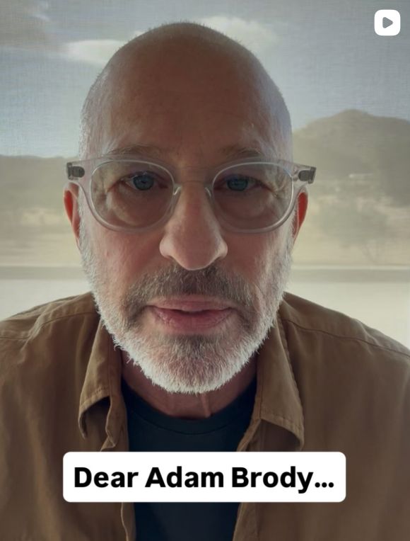 THR's tweet photo. 'Nobody Wants This' onscreen rabbi Adam Brody recently weighed in on the Israel-Gaza war, and now a real rabbi who consulted on the series is responding to what he calls “ignorant” comments by the actor.

“You by your own admission are a relatively ignorant Jew, and your ignorance really showed the other day,” said Rabbi Steve Leder..."

Read more: https://t.co/ULopg57Rn7