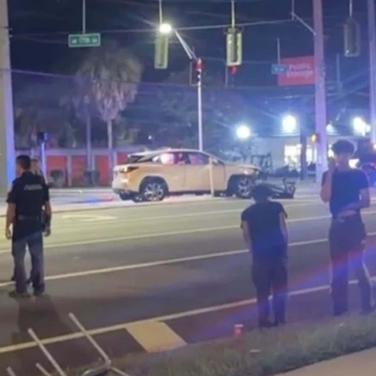 Dexerto's tweet photo. A Florida teen was hit by a car while getting a haircut in the middle of the road for a TikTok video

He was left seriously injured and was taken to hospital https://t.co/Us9rBy88l9