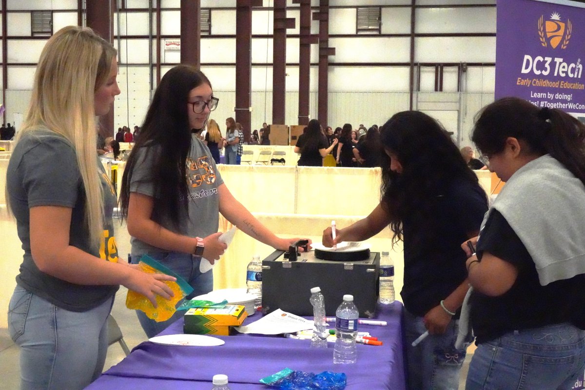 DodgeCityCC's tweet photo. DC3 Tech brought career possibilities to life during its annual Tech Ed Career Exploration Day on Wednesday, Sept. 30, at the Western State Bank Expo Center. Approximately 796 middle and high school students from 11 southwest Kansas schools explored technical education programs. https://t.co/cPxbhA9iwN