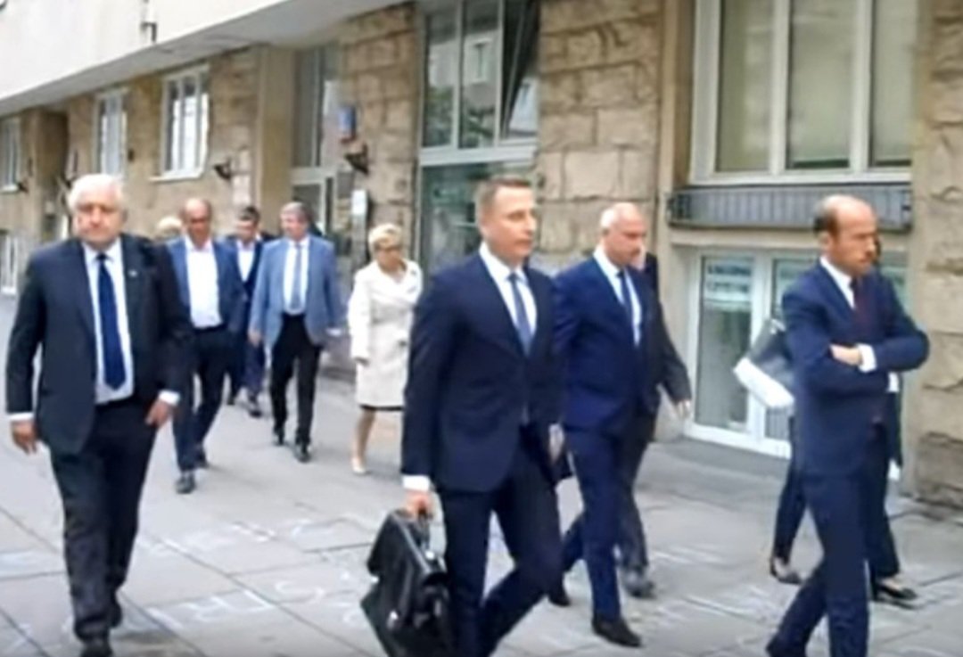 Mike65465996's tweet photo. @AGozdyra A jak Rzepliński z Żurkiem i Gersdorf spotykali się wspólnie z wierchuszką Platformy i komuchem tfu Czarzastym, to wszystko było ok? 
Propagandę, którą uprawiasz można by określić dziennikarską prostytucją. https://t.co/Qmd43lNgyv