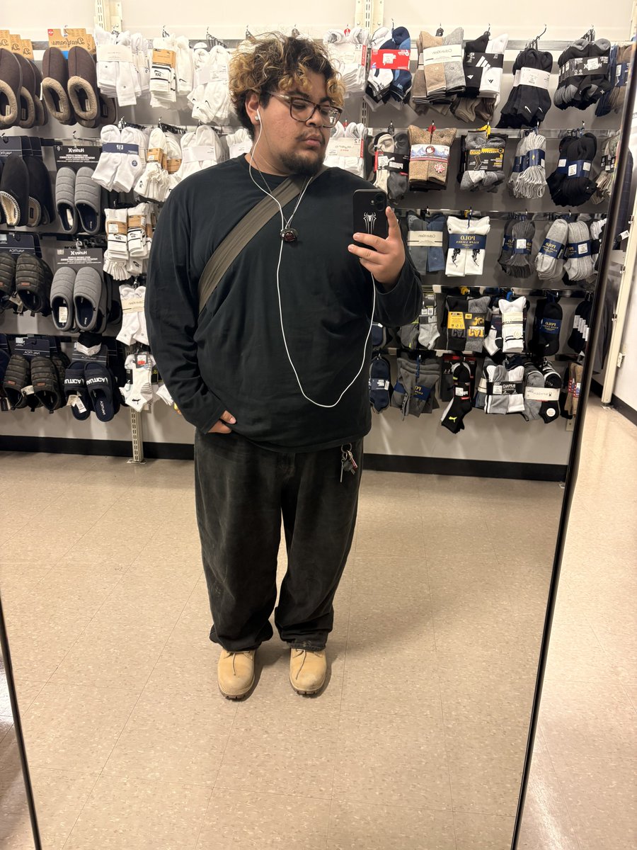 ik3vn's tweet photo. now imagine if I had rick owens fit would’ve been even tougher https://t.co/ALLZKK387f