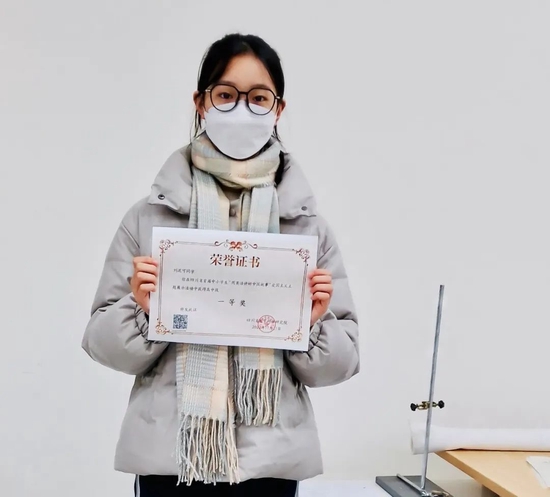 LaylaMilbums's tweet photo. Feliz noticia! He aprobado el examen de certificación de idiomas. El esfuerzo ha valido la pena, sigo aprendiendo! https://t.co/YUU1L295aC