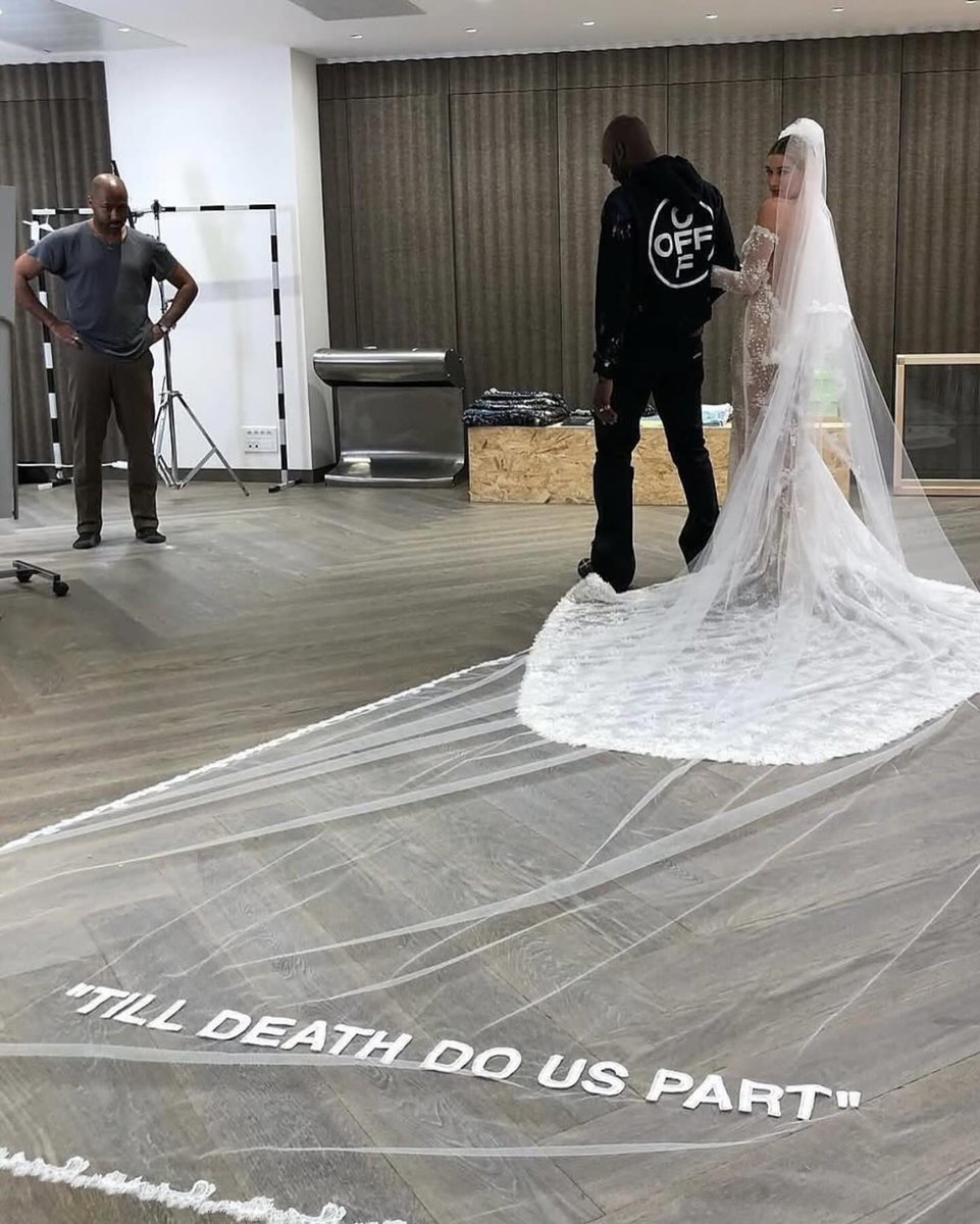 Complex's tweet photo. When Virgil Abloh designed Hailey Bieber’s wedding dress in 2019 

He would've turned 46 today 🕊️ https://t.co/Gren2svBWt