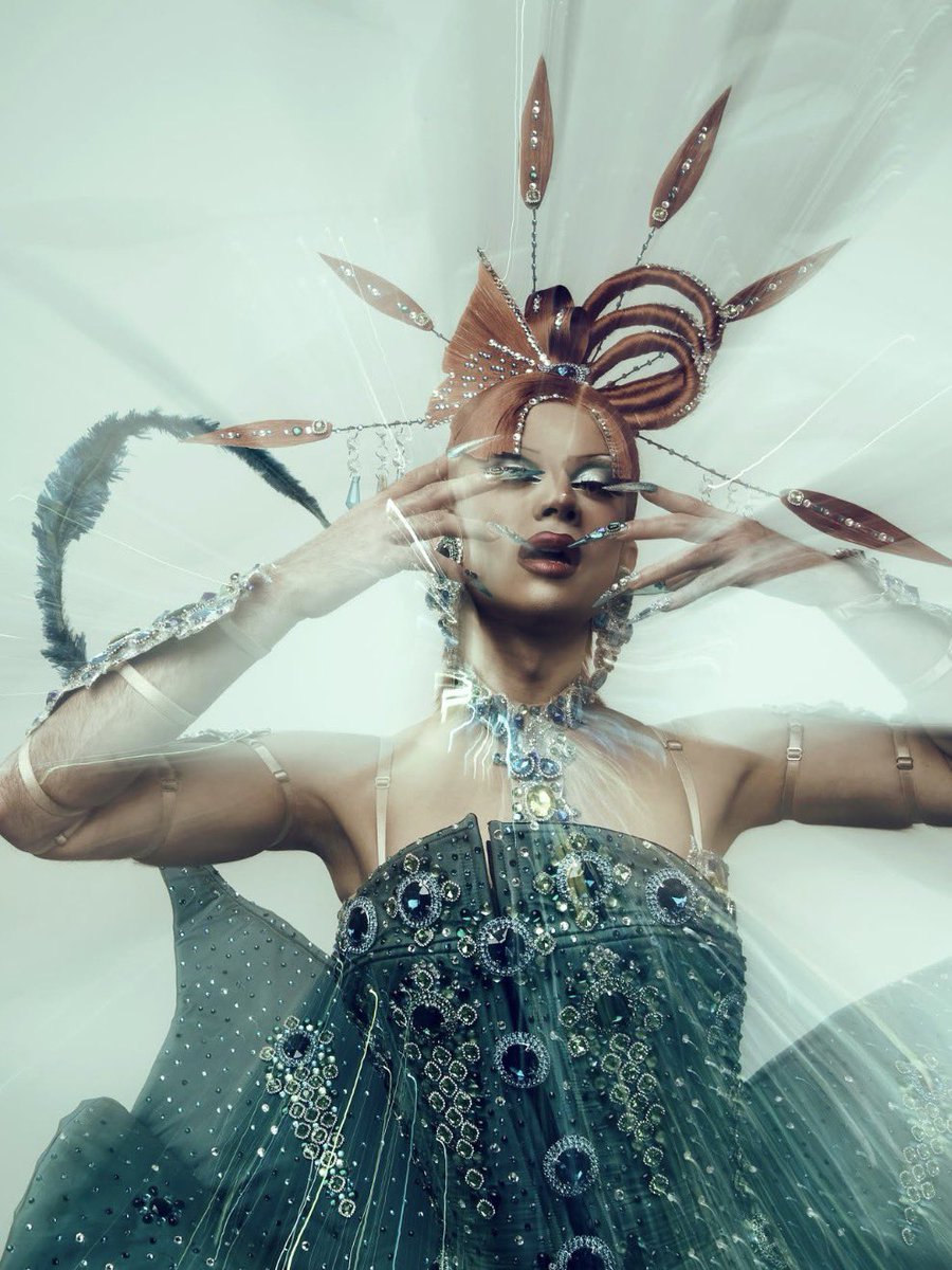 archivedrags's tweet photo. 🏁 | Negris Nutella, Perra Cotorra, Cina Moon, and Stacey Teen are the only 4 queens to receive the maximum number of votes from the crowned queens, with 7 arrows each. https://t.co/yTuNVldPab