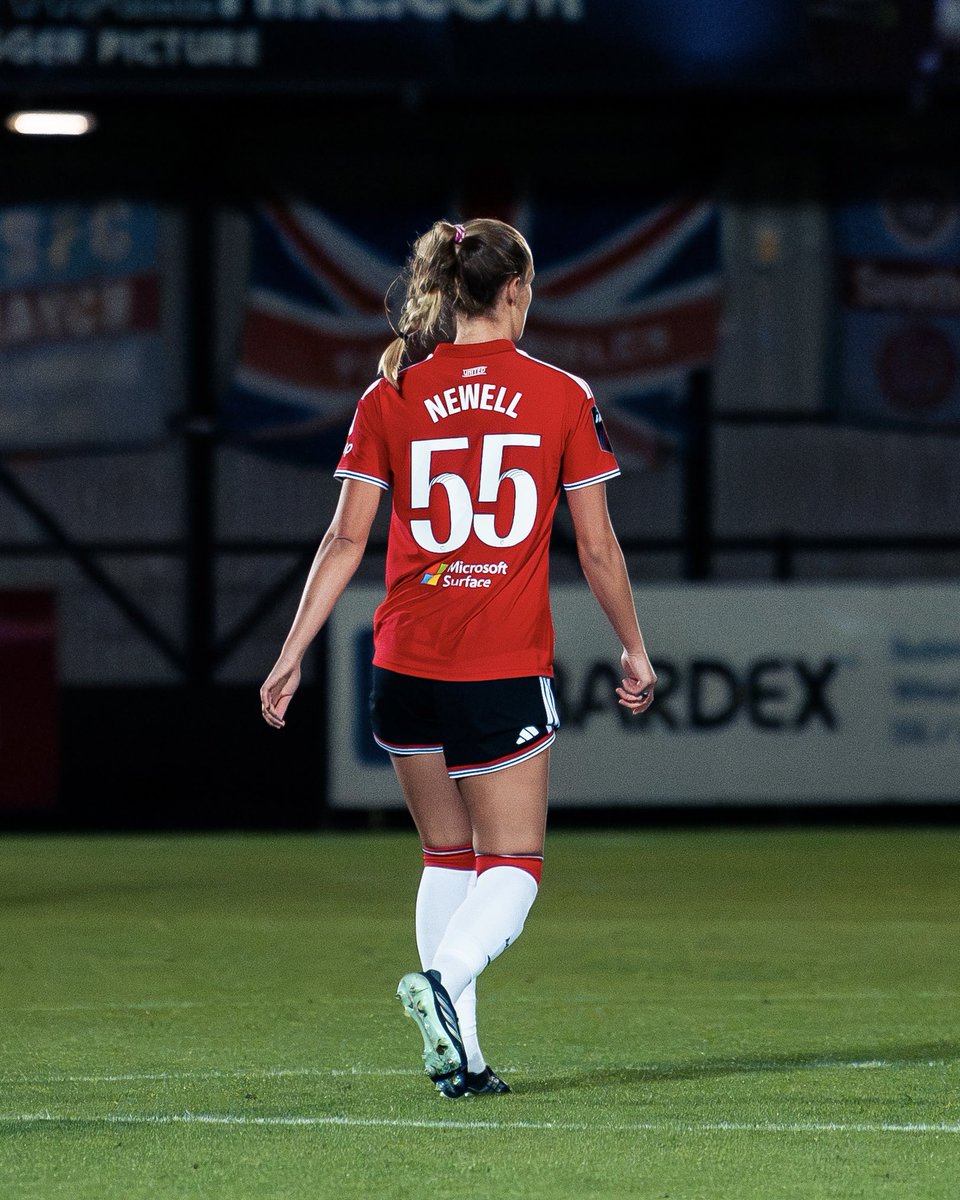 ManUtdWomen's tweet photo. A memory to last a lifetime 💫

Congrats on making your United debut, Lucy 💪🏴󠁧󠁢󠁥󠁮󠁧󠁿 https://t.co/BVk1B90W9o