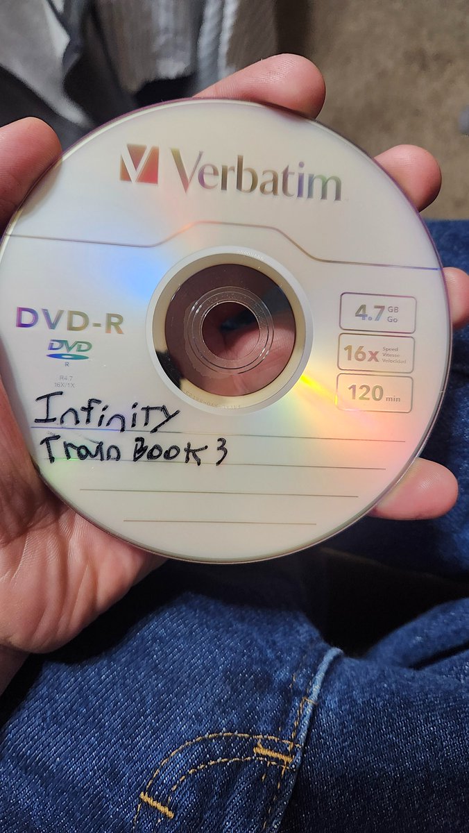Pokesuko's tweet photo. @cartoonnetwork since yall dont wanna put #InfinityTrain book 3 on disc https://t.co/FpwtBEuw9x