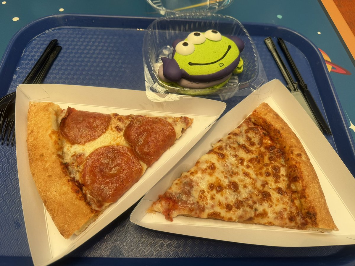 Disney_pinopino's tweet photo. ピザプラネットのピザ美味しかった…😋 https://t.co/L3y7BMTLC0