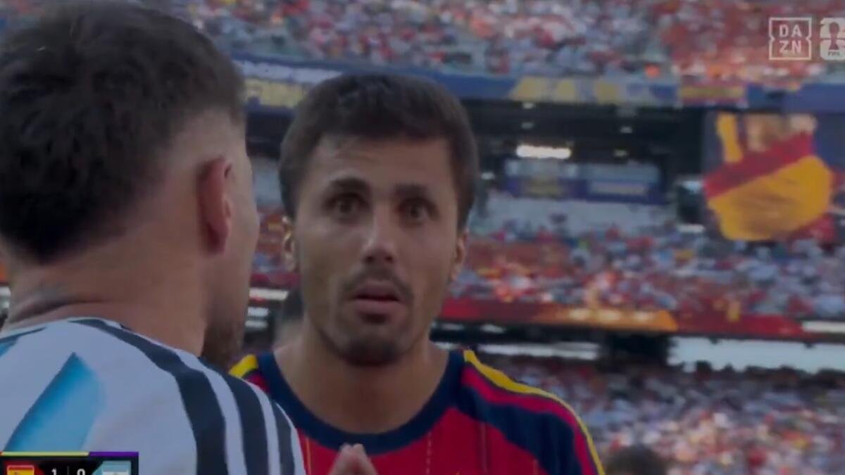 CeodeDionis's tweet photo. Lo de que la reacción de la gente haya sido literalmente esto me tiene sollazando de la risa. https://t.co/5BHWXvZPPi