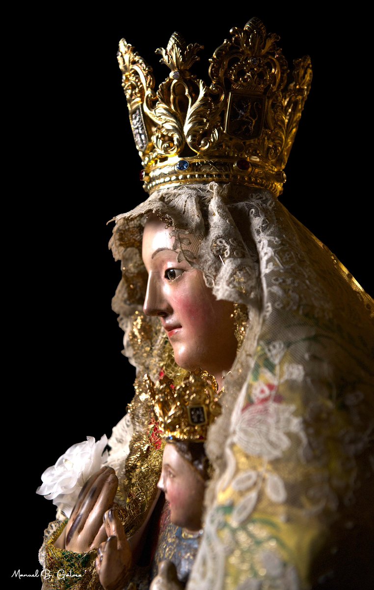 Hdad_Valme's tweet photo. OCTUBRE | El tiempo se llena de la luz y el color de tu sonrisa y de tu dulce mirada.

Te damos gracias, Santísima Virgen de Valme, porque, un año más, octubre llegó.

Fotografía: @manuel_bgalvz 

#VálemeSeñora
#Valme26 https://t.co/Gef9nEXaOi