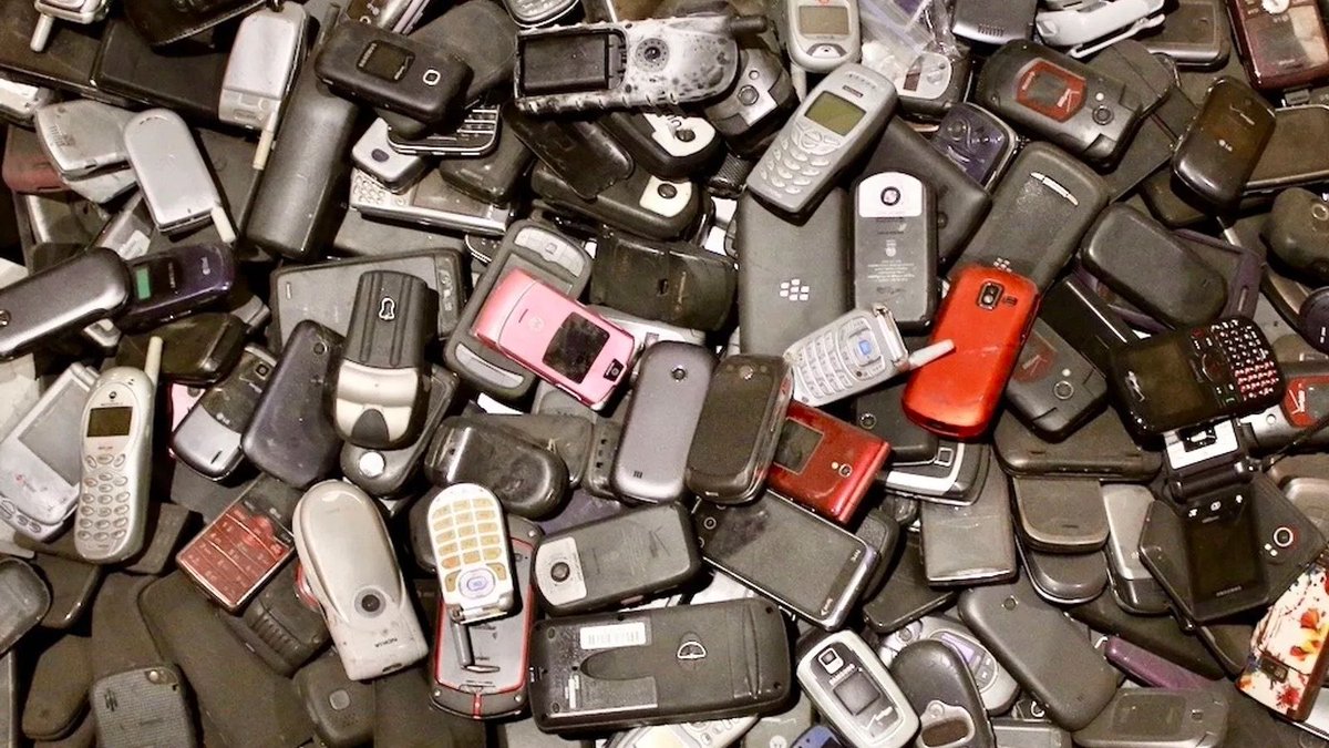 witzshared's tweet photo. Phone #recycling changes could spur $2.2B in critical #minerals recovery https://t.co/ipaaYwJoEz https://t.co/L6xETrAcwO