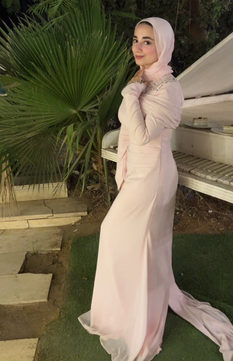 Ma_l1ak's tweet photo. Demure and classy💕 https://t.co/7wPnzRjph0