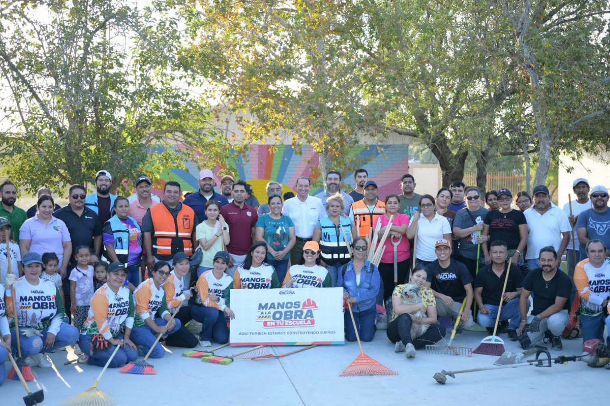 MartinGomezCald's tweet photo. #Acuña | Lleva alcalde @dehoyosemilio Labores de #Limpieza, #Apoyos y #Rehabilitación a 8 Escuelas con #Programa “Manos a la Obra”.
https://t.co/2r4z3lpnT8 #RTNews #Saltillo https://t.co/cCN8SIxcqe
