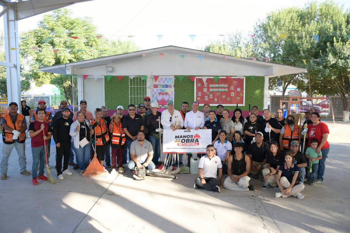 MartinGomezCald's tweet photo. #Acuña | Lleva alcalde @dehoyosemilio Labores de #Limpieza, #Apoyos y #Rehabilitación a 8 Escuelas con #Programa “Manos a la Obra”.
https://t.co/2r4z3lpnT8 #RTNews #Saltillo https://t.co/cCN8SIxcqe