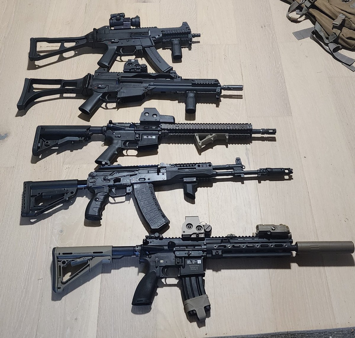 meow_bert's tweet photo. Finally grabbed an ak-12 clone to add to the #GirlsFrontline #GFL #GF2EXILIUM #GirlsFrontline2Exilium clone collection. I've been wanting one of these for years and so freaking excited to finally have one in my hands Next up is probably finishing ro635 or go big with an m200 https://t.co/H4eGvTF1b0