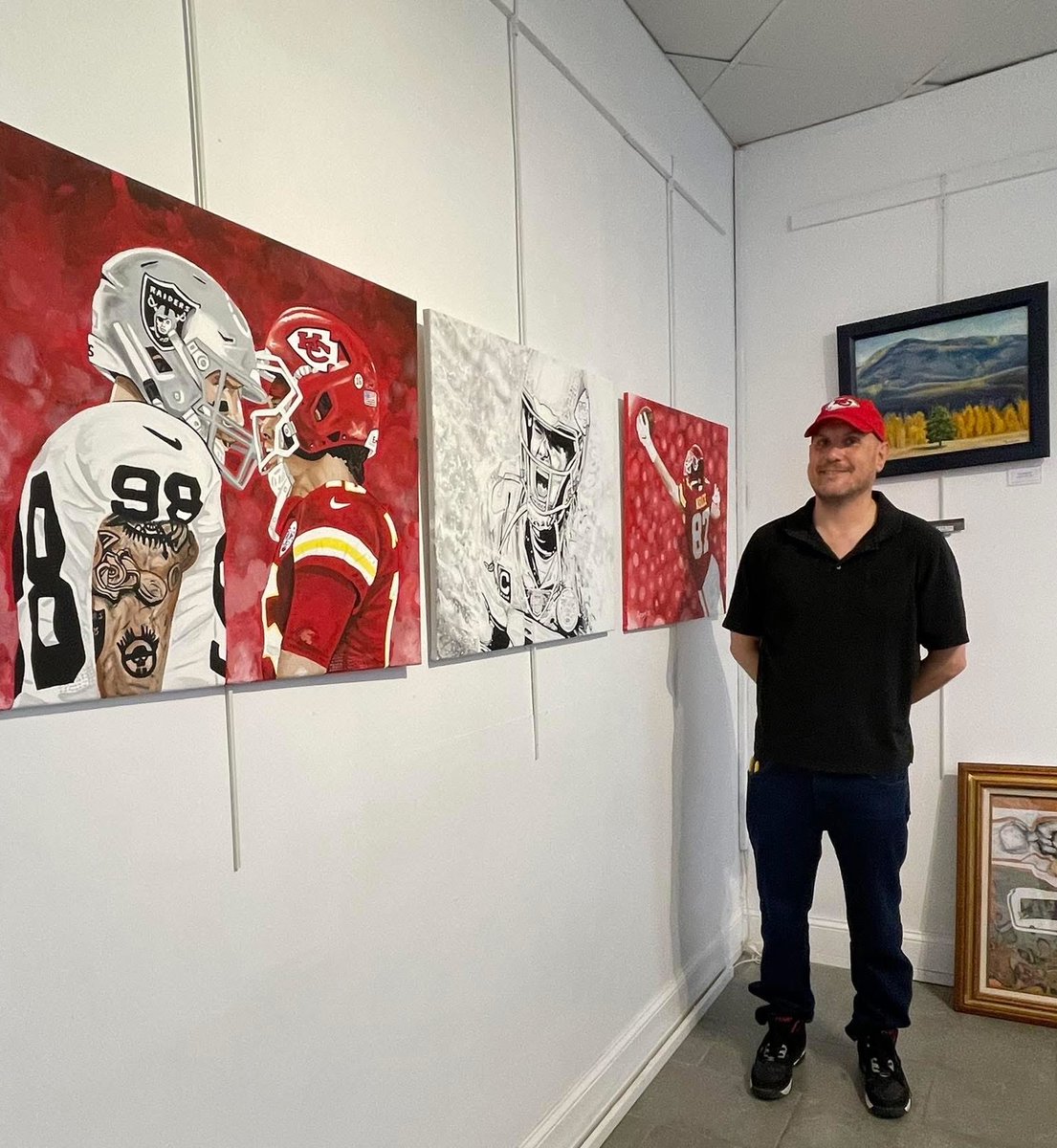 CoreyoFour's tweet photo. #RaidersWeek #ChiefsKingdom #RaiderNation @Raiders @Chiefs https://t.co/OZelQZeXJZ
