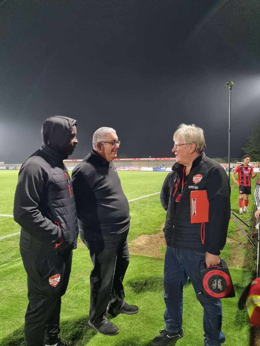 Yousuf_Miah's tweet photo. A good night all round and @BroadcastMoose
Popped in to watch the #poppies here with @companioncooke https://t.co/YTp4vXYbuy