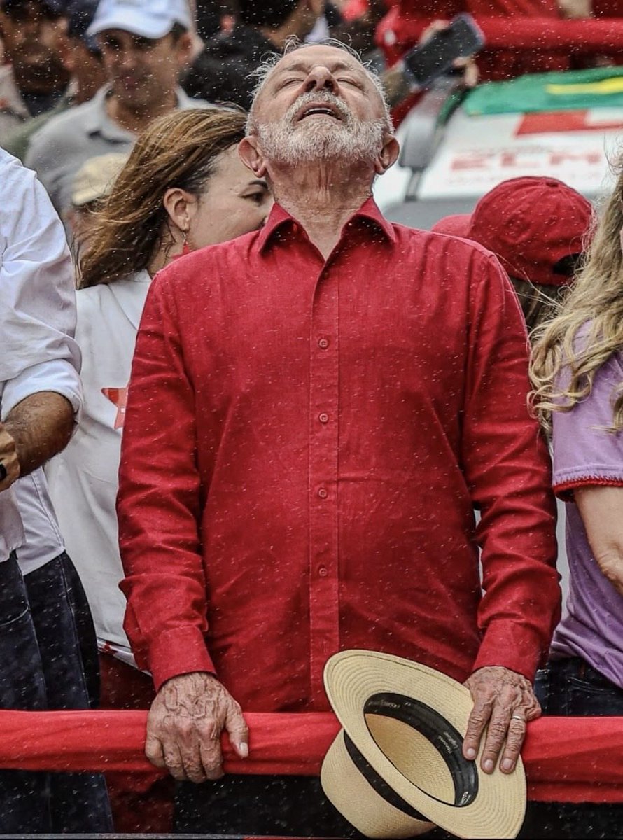 natalita0333's tweet photo. 🚨URGENTE 

Uno de los institutos más respetados en Minas Gerais, Datatempo, dice lo siguiente. 

PRIMERA VUELTA, válidos: 
🔴Lula 46%
🟤Flávio Bolsonaro 35%

SEGUNDA VUELTA, válidos: 
🔴Lula 54%
🟤Flávio Bolsonaro 46% 

VOTOS ESPONTÁNEOS VÁLIDOS: 
🔴Lula 50%
🟤Flávio 33
#BoraLula
#LulaPresidente13 
#Eleição2026
