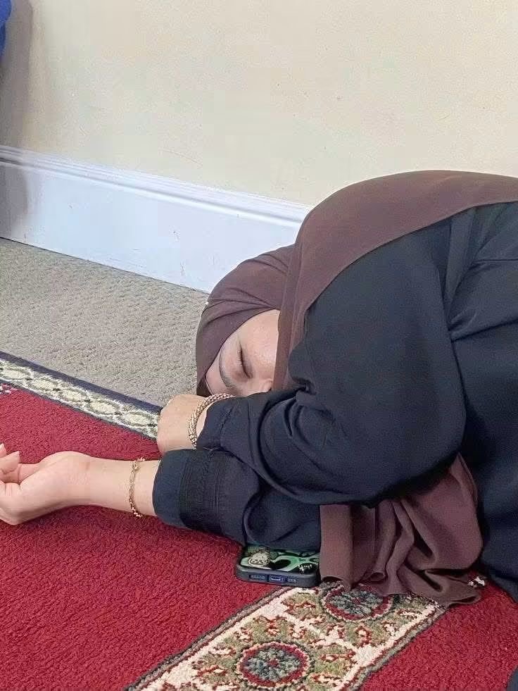 shhd35795280's tweet photo. النومه اللي بنامها بعد ما بصلي ومببقاش عاوزه أصحي منها تاني https://t.co/4j7lRWjeUt