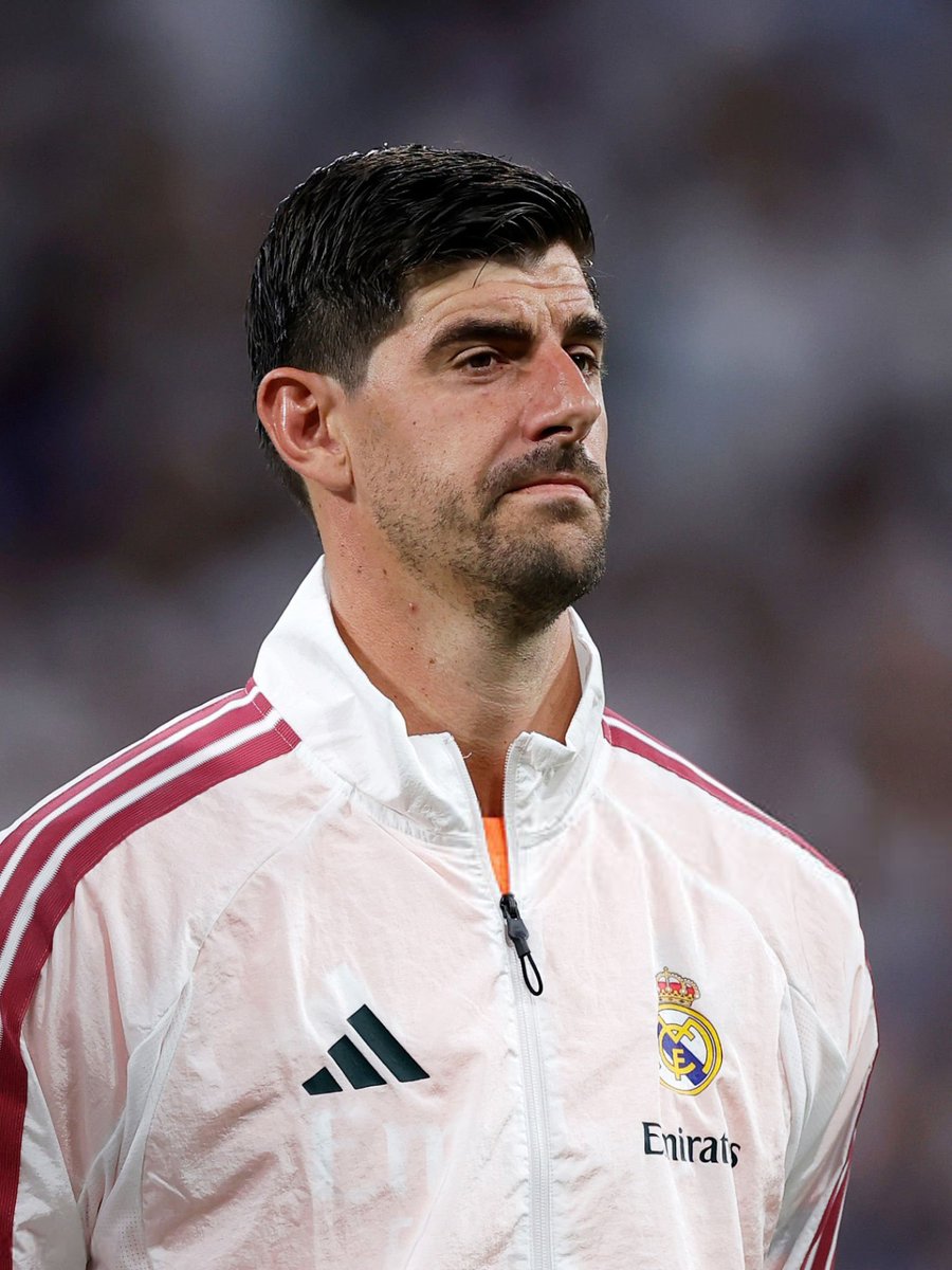 AdriRM33's tweet photo. 🗣️ Thibaut Courtois: "Me cuido mucho pero las lesiones pueden llegar; amo jugar con mi selección pero tengo que cuidarme porque le debo TODO al REAL MADRID, quiero estar bien en el Real Madrid, es una muestra de respeto a mi club."

HONOR. https://t.co/25hnb5i9ue